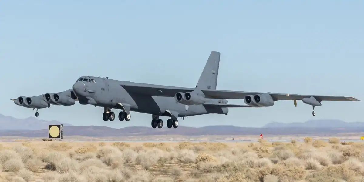 B-52 modified with AESA radar completes ferry flight from Boeing’s San Antonio facility to Edwards AFB