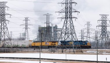 Texas grid operator sees calmer winter, low blackout risk this season