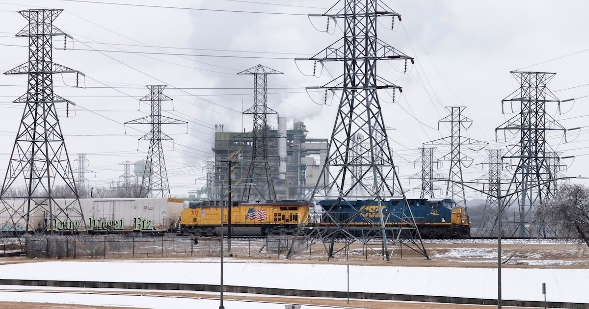 Texas grid operator sees calmer winter, low blackout risk this season