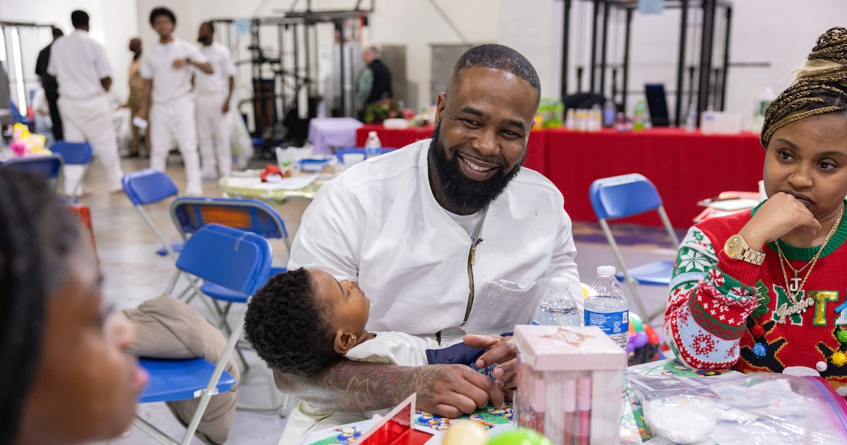 How a Texas prison allowed children to celebrate Christmas with their fathers