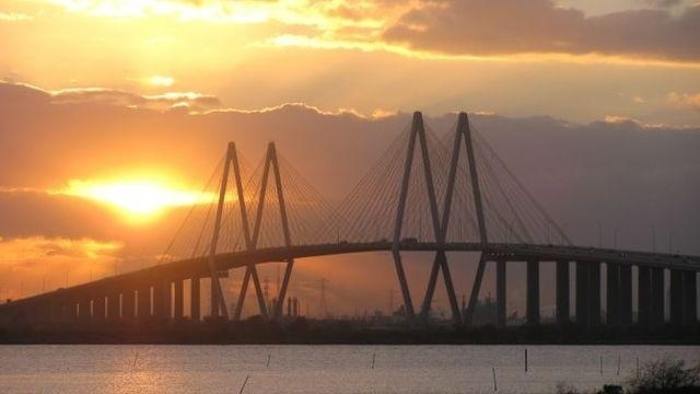 Man dies in fatal collision on Fred Hartman Bridge