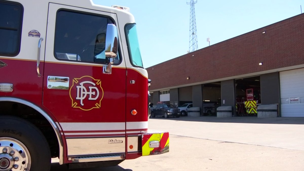 Woman arrested for stabbing firehose as Dallas Fire fought blaze – NBC 5 Dallas-Fort Worth