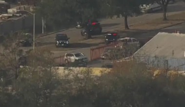 Police chase underway in southeast Houston
