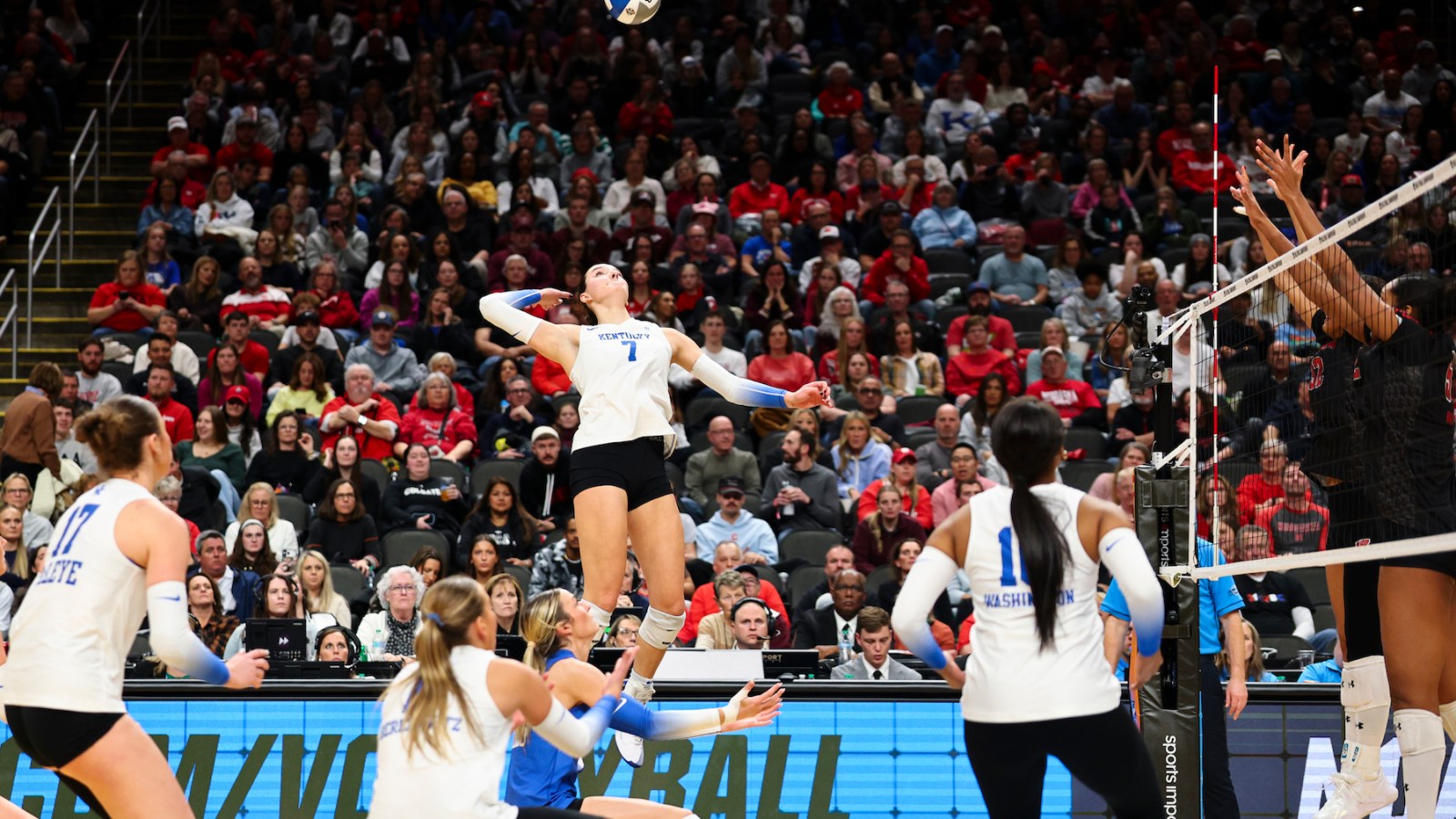 How to Watch Texas A&M vs. Kentucky Volleyball Championship Online