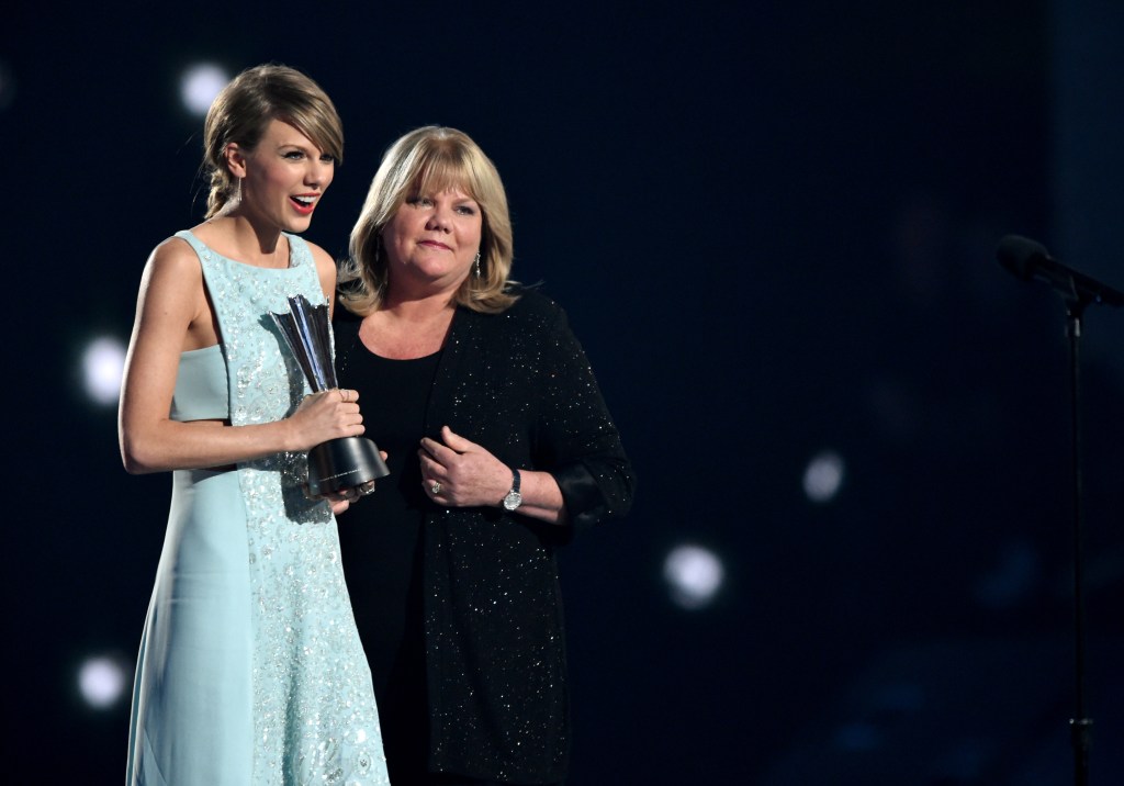 Taylor Swift Says Her Mom Played Matchmaker With Travis Kelce
