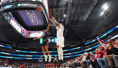 Texas Tech loses momentum in second half, falls vs. Arkansas at American Airlines Center