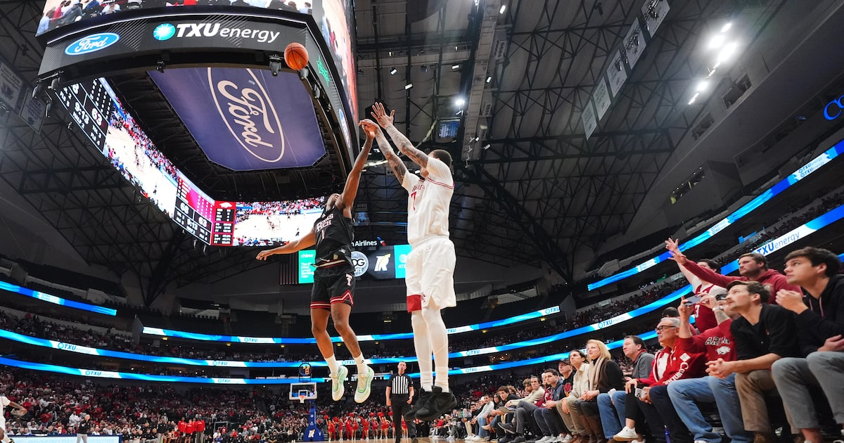 Texas Tech loses momentum in second half, falls vs. Arkansas at American Airlines Center