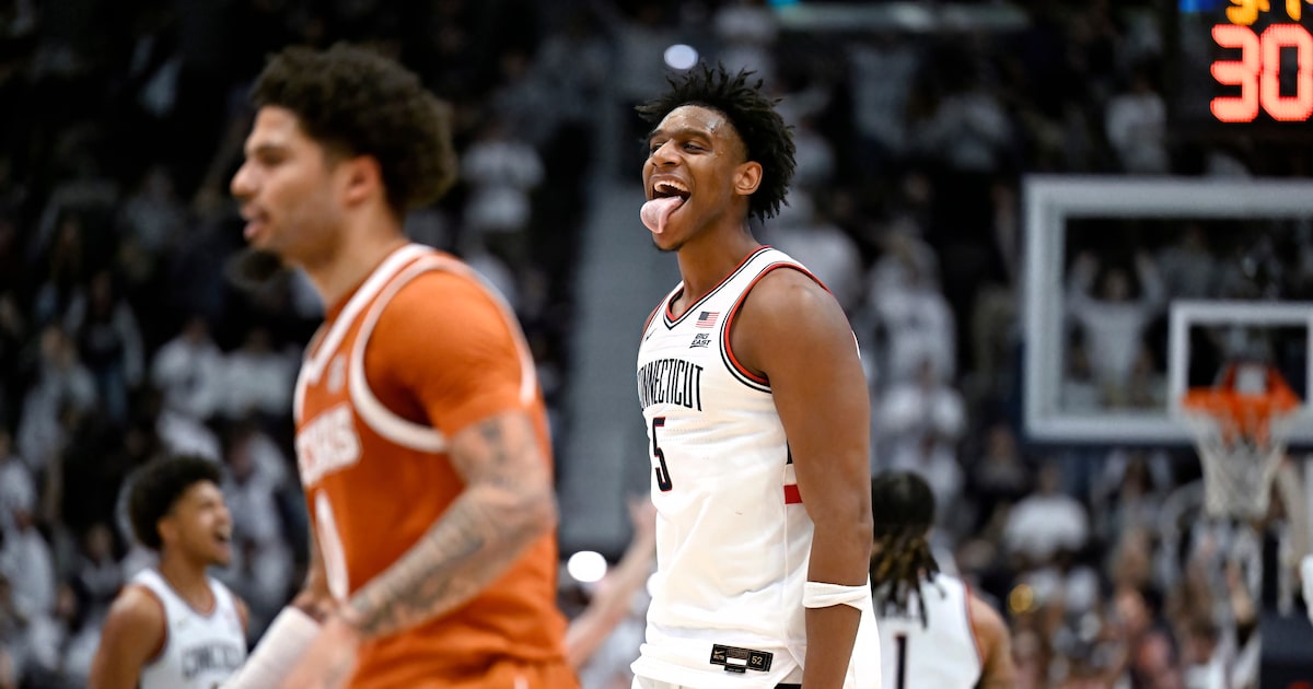 Texas falls short vs. No. 5 UConn as Longhorns’ offense stalls in road loss