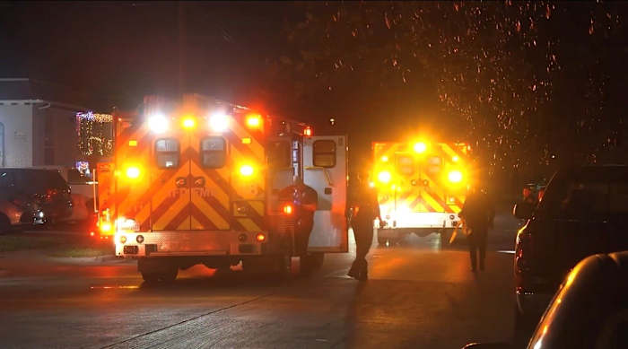 Three people injured in possible shootout in Southwest Houston