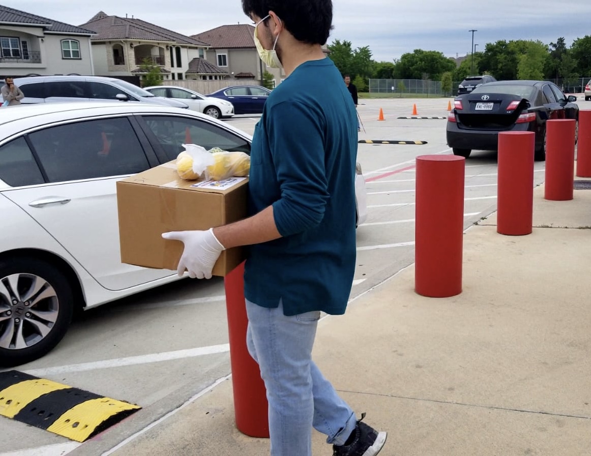 Texas Mosque Feeds Community as Anti-Muslim Protest Unfolds