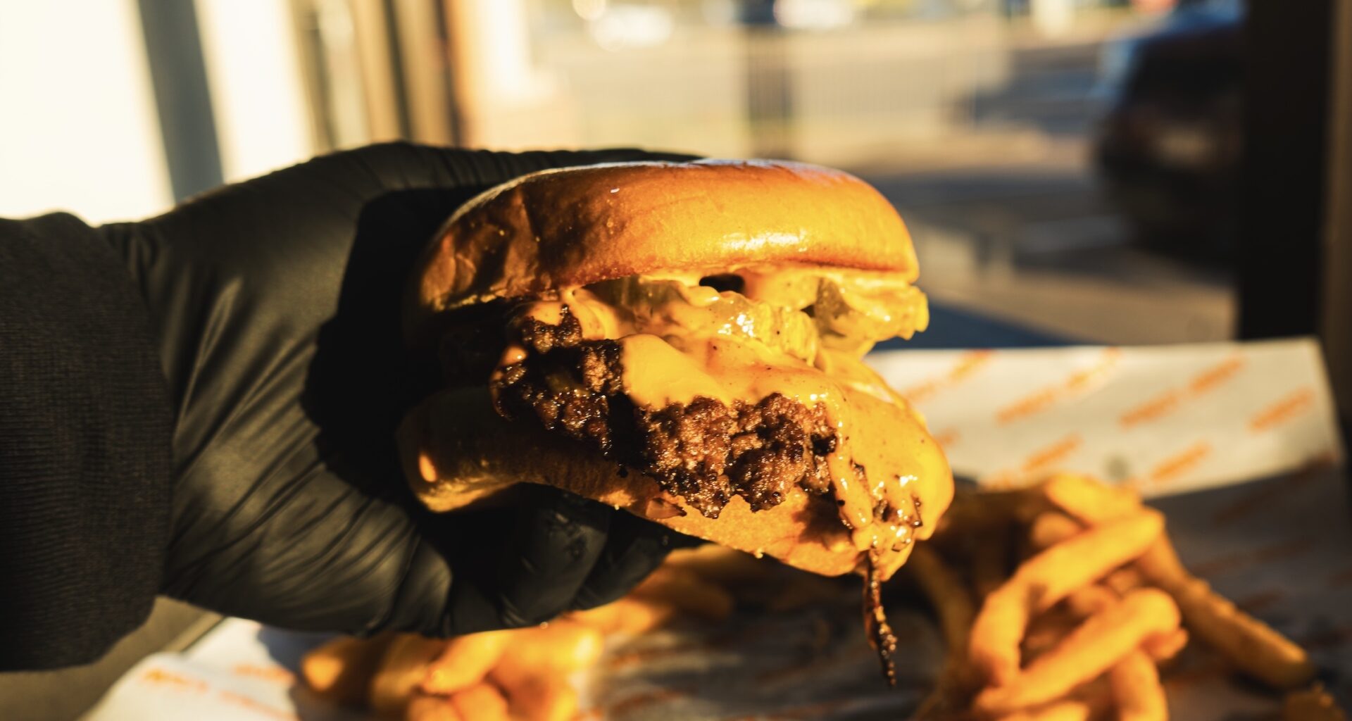 Houston Smash Hit, Juicy Joint, Opens in Dallas with Freebies