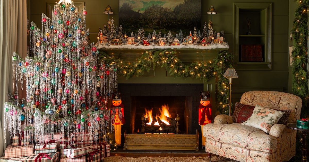 Every room in this Fort Worth cottage has a little bit of holiday spirit