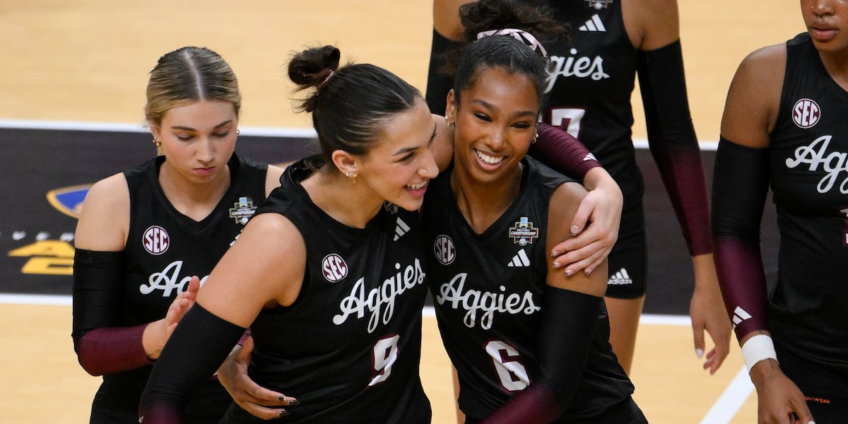 Texas A&M’s Lednicky signs pro contract with Houston-based team