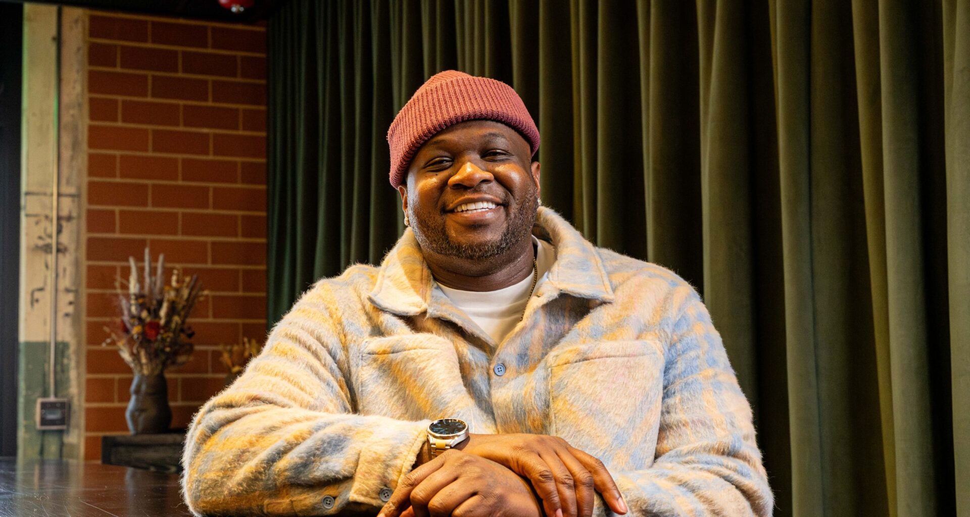 Pastry chef at Michelin-starred Nicosi serves art on a plate