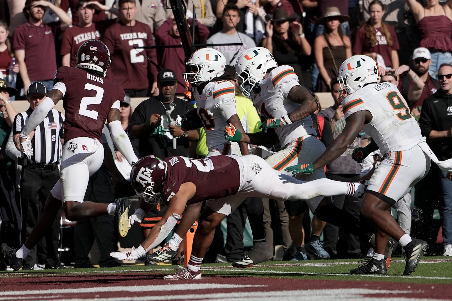 Malachi Toney scored the game-winning touchdown for Miami in their College Football Playoff win over Texas A&M.