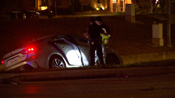 2 hospitalized after crash on I-35 access road near downtown, SAPD says