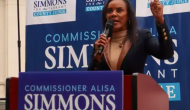 Tarrant County Commissioner Alisa Simmons to face off against County Judge Tim O'Hare