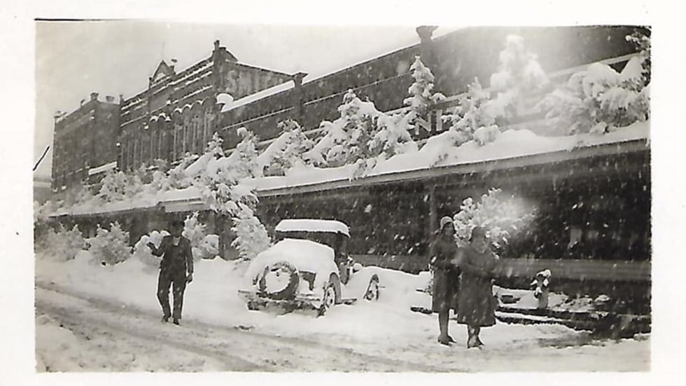 A record 26" of snow fell in Hillsboro Texas over a 24 hour period in December of 1969