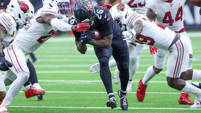 Texans leaning on Nick Chubb, Jawhar Jordan with Woody Marks out vs. Raiders, per sources