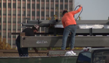 Houston construction worker dies after heavy beams fall on him in loading accident