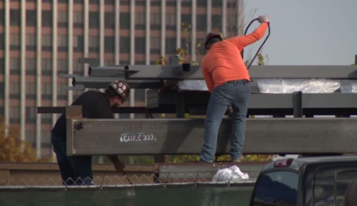 Houston construction worker dies after heavy beams fall on him in loading accident