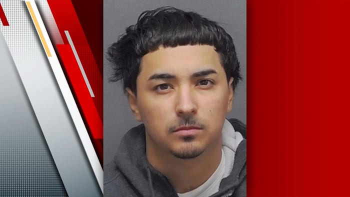 Erik Cantu taken into custody in Bexar County courtroom on past evading arrest cases, BCSO says