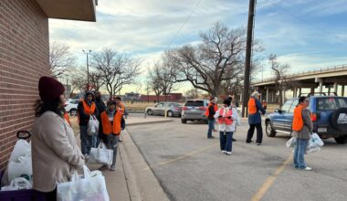 Lubbock organizations give away 300 turkeys to families in need