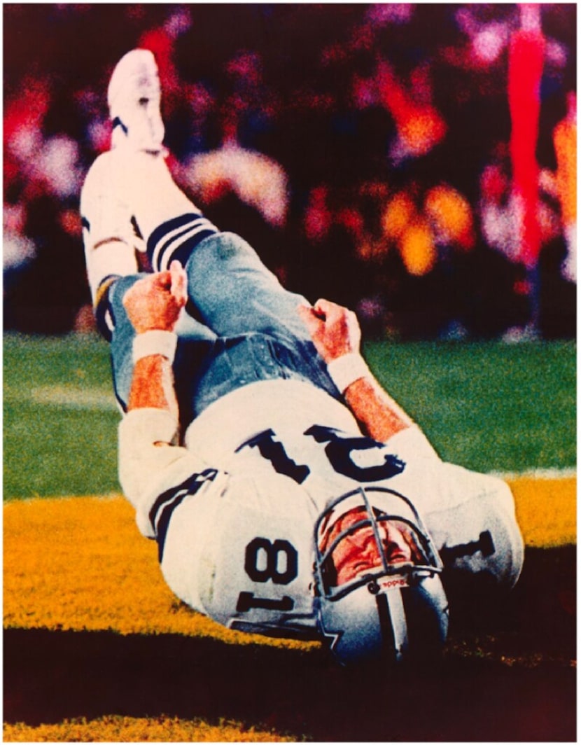 Dallas Cowboy tight end Jackie Smith (81) reacts after dropping a pass in the end zone...