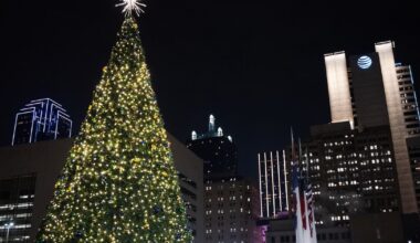 What stores are open on Christmas Day?