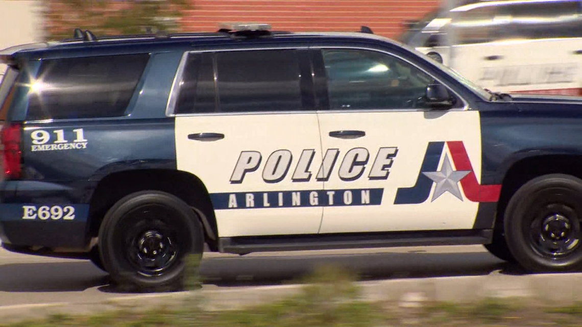 Arlington police release photo of suspect pickup truck that hit Vikings fan near AT&T Stadium
