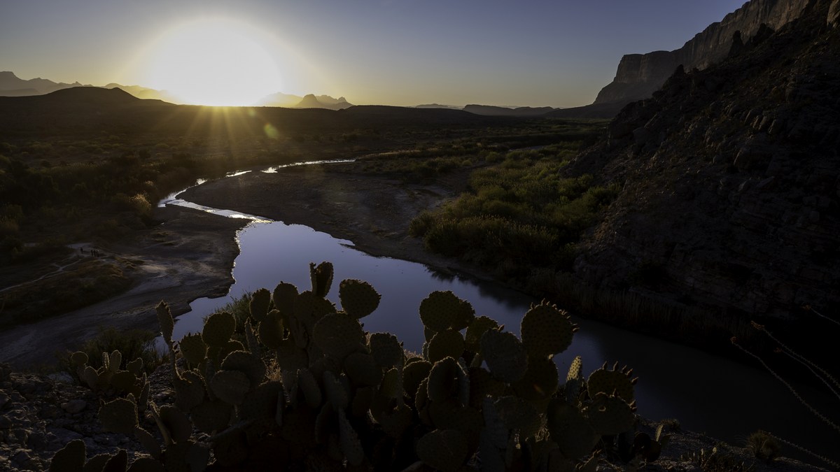 El Paso Museum Invites Photographers To Celebrate Desert Colors