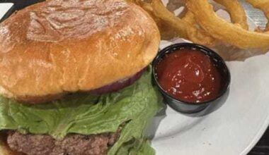 Big Mike's Bar and Grill from TV star debuts in Plano