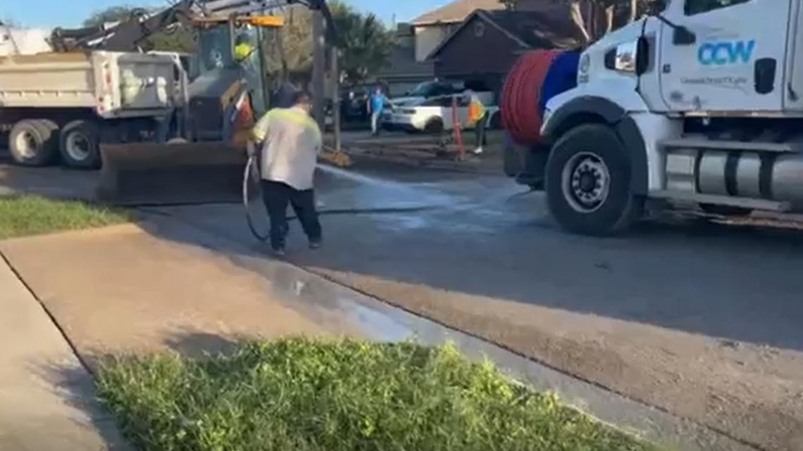 CCW crews fix water main break on Lake Superior Dr.