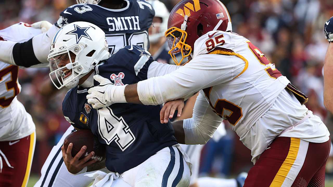 Despite taking hits, 'no question' Dak Prescott wants to play in Week 18 vs. Giants