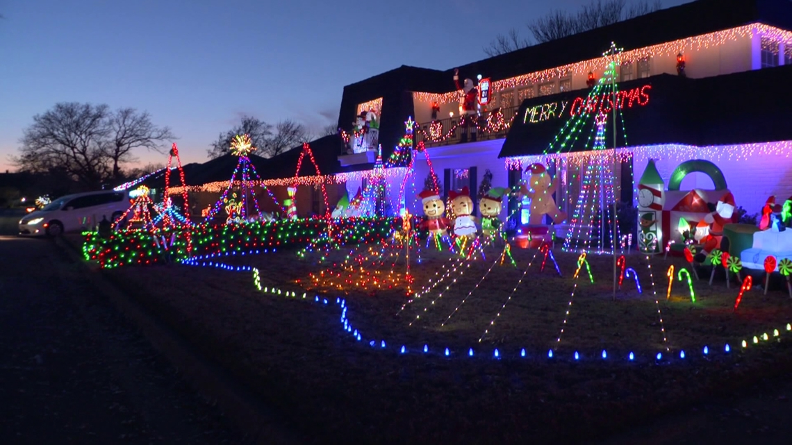 North Texas keeps holiday spirit alive despite the warm weather
