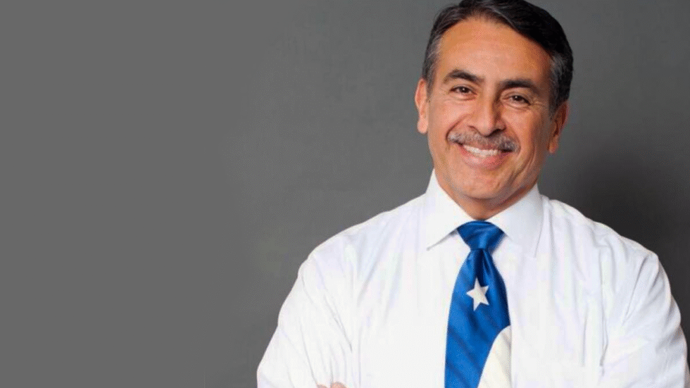 A picture of Henry Rivera