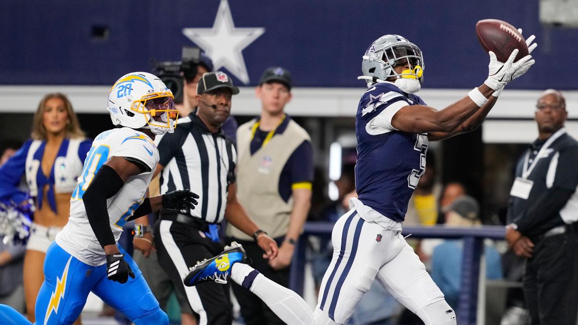 Cowboys trail Chargers 21-17 at halftime in predictable shootout at AT&T Stadium