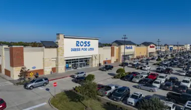 Big V Buys Huge Shopping Center in Houston
