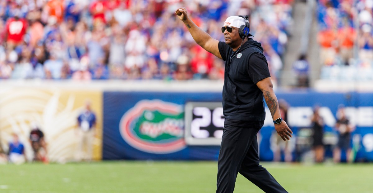 Texas interviews former Florida RB coach Jabbar Juluke