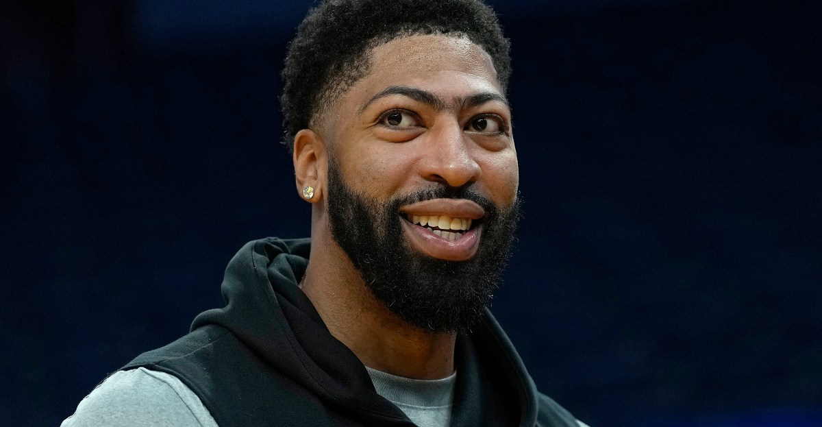 Roundtable: What should the Dallas Mavericks do about Anthony Davis?