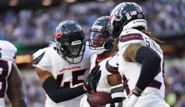 Texans' defense swarms Chargers after offense's fast start in playoff-clinching victory