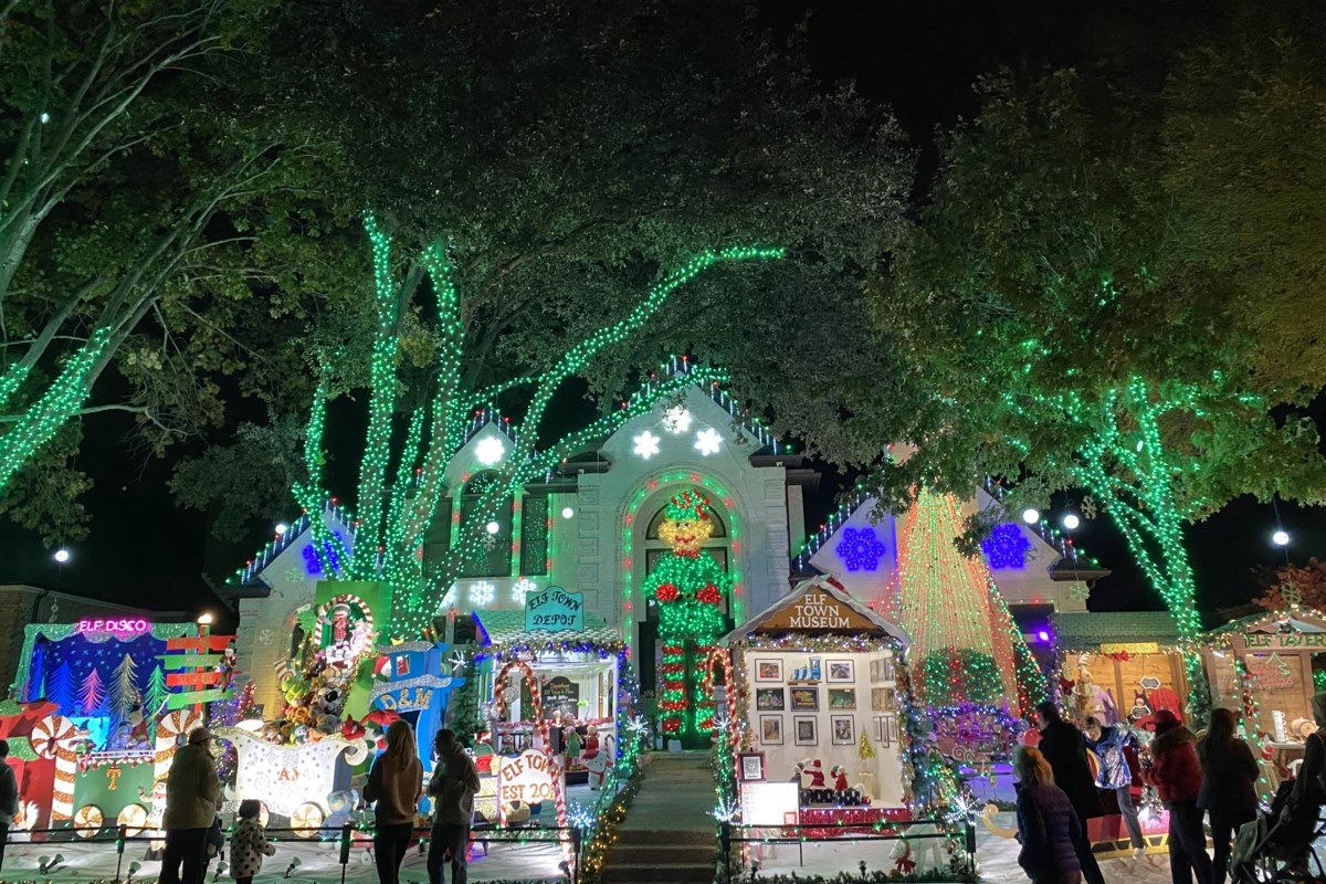 Plano’s Must-See Christmas House In Deerfield - Local Profile