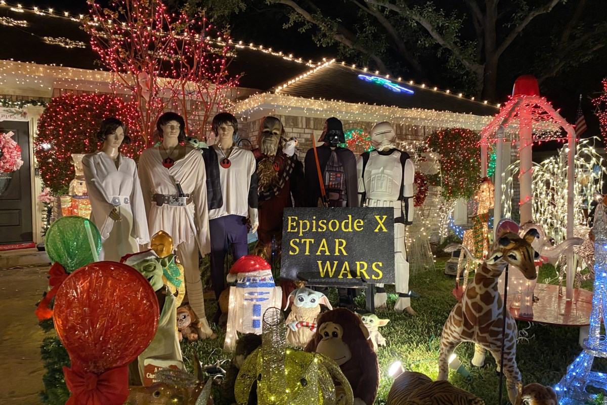 This Plano Home Turns Christmas Lights Into A Full Movie Experience - Local Profile