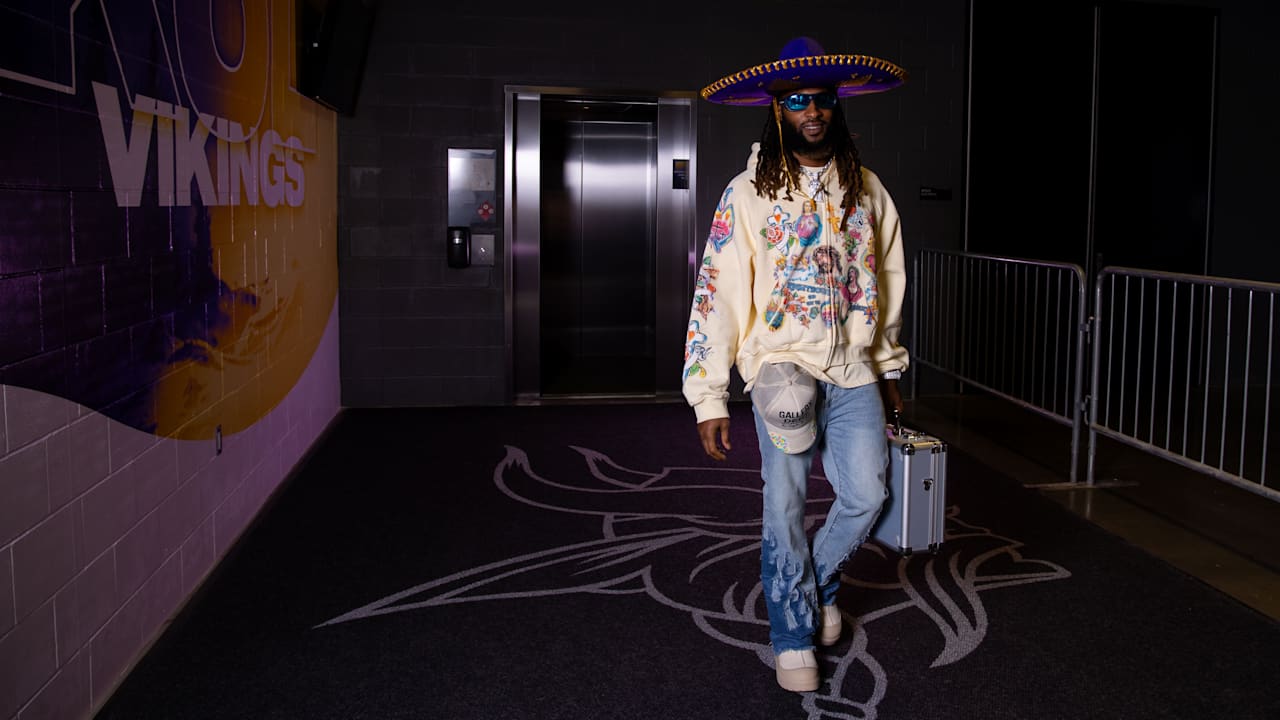 Aaron Jones’ Special Reunion & Return to Tradition’s Source