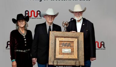 Red Steagall recognized with Academy of Western Artists Lifetime Achievement Award at Billy Bob's