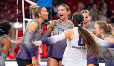 Women’s Volleyball: No. 20 TCU caps off regular season with four-set win over Houston