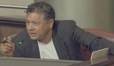 Oakland Councilmember Ken Houston says he won't apologize for obscene gesture during meeting