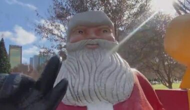 Second-warmest Christmas on record attracts big crowds to Klyde Warren Park in Dallas