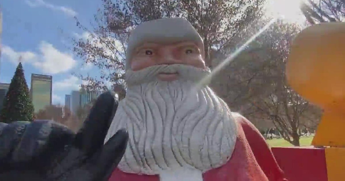 Second-warmest Christmas on record attracts big crowds to Klyde Warren Park in Dallas