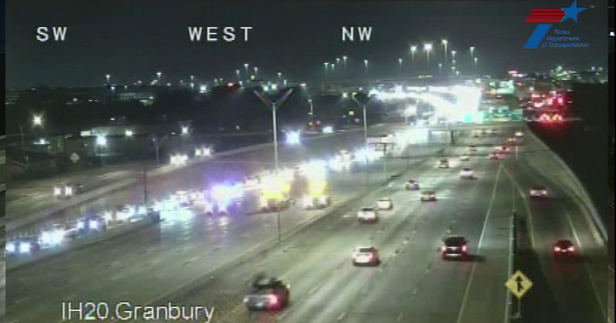 Two killed in crash on I-20 in Fort Worth Tuesday morning